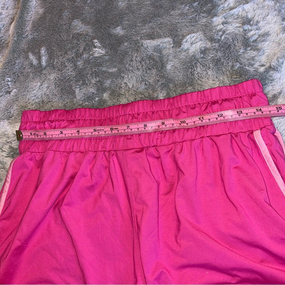Pink Reebok Running Shorts w/ Pockets Size Medium - Picture 7 of 9